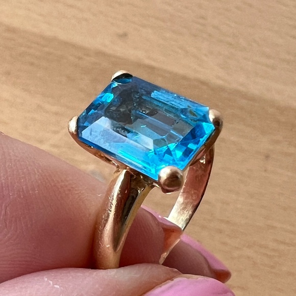 VINTAGE 14K YELLOW GOLD EMERALD STEP CUT BLUE TOPAZ RING CLASSIC ENGAGEMENT - Picture 6 of 16